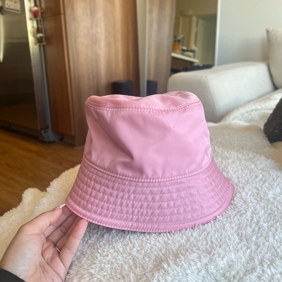 Authentic Prada nylon bucket hat in pink size S - Picture 5 of 8